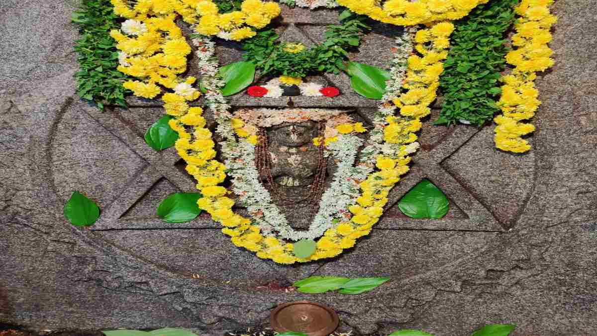 Hanuman Janmotsav 2026 : यहां है हनुमान जी का एक रहस्यमयी मंदिर, जहां यंत्र में कैद हैं बजरंगबली …