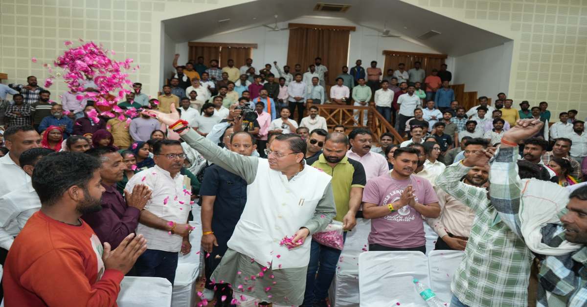 कर्मचारी संयुक्त मोर्चा से मिले सीएम धामी, कहा- चरणबद्ध तरीके से सभी मांगों पर लिया जाएगा निर्णय