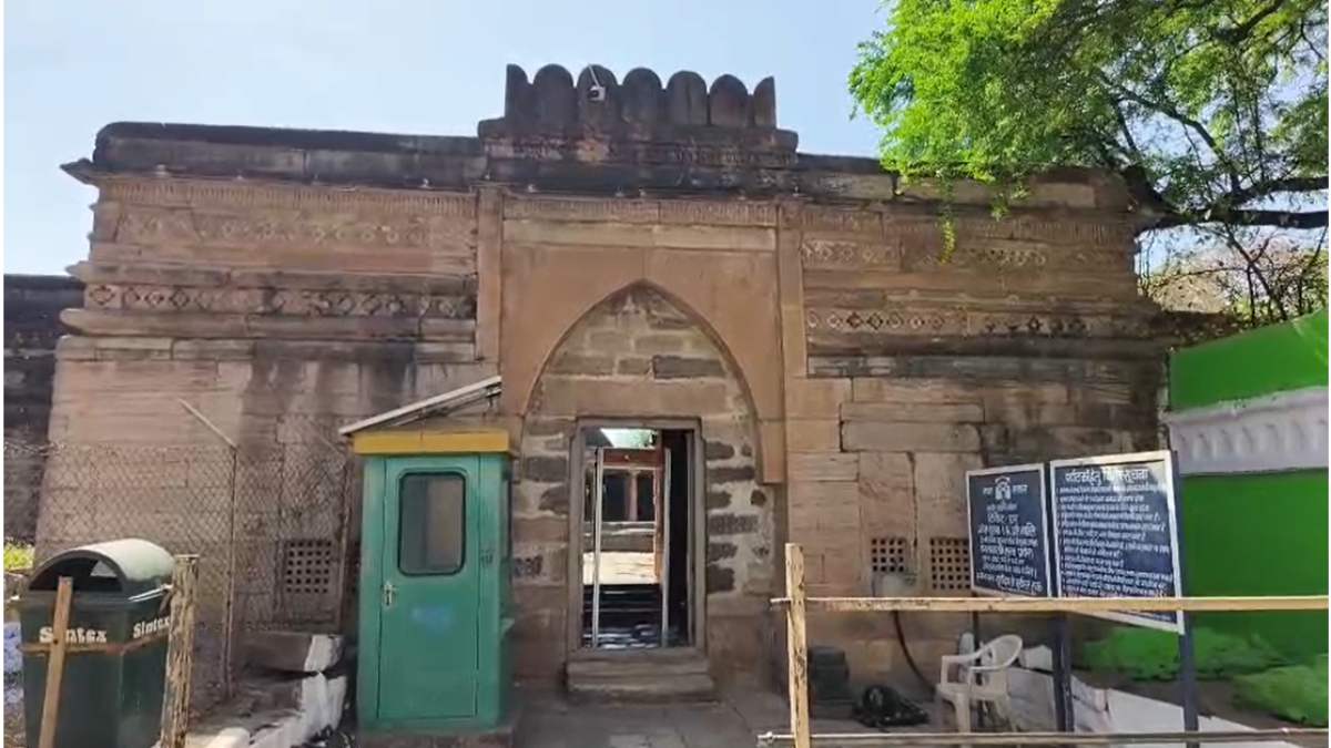 भोजशाला मामले में इंदौर हाईकोर्ट में सुनवाईः विष्णु शंकर जैन और सलमान खुर्शीद हुए पेश, 6 अप्रैल से लगातार होगी सुनवाई