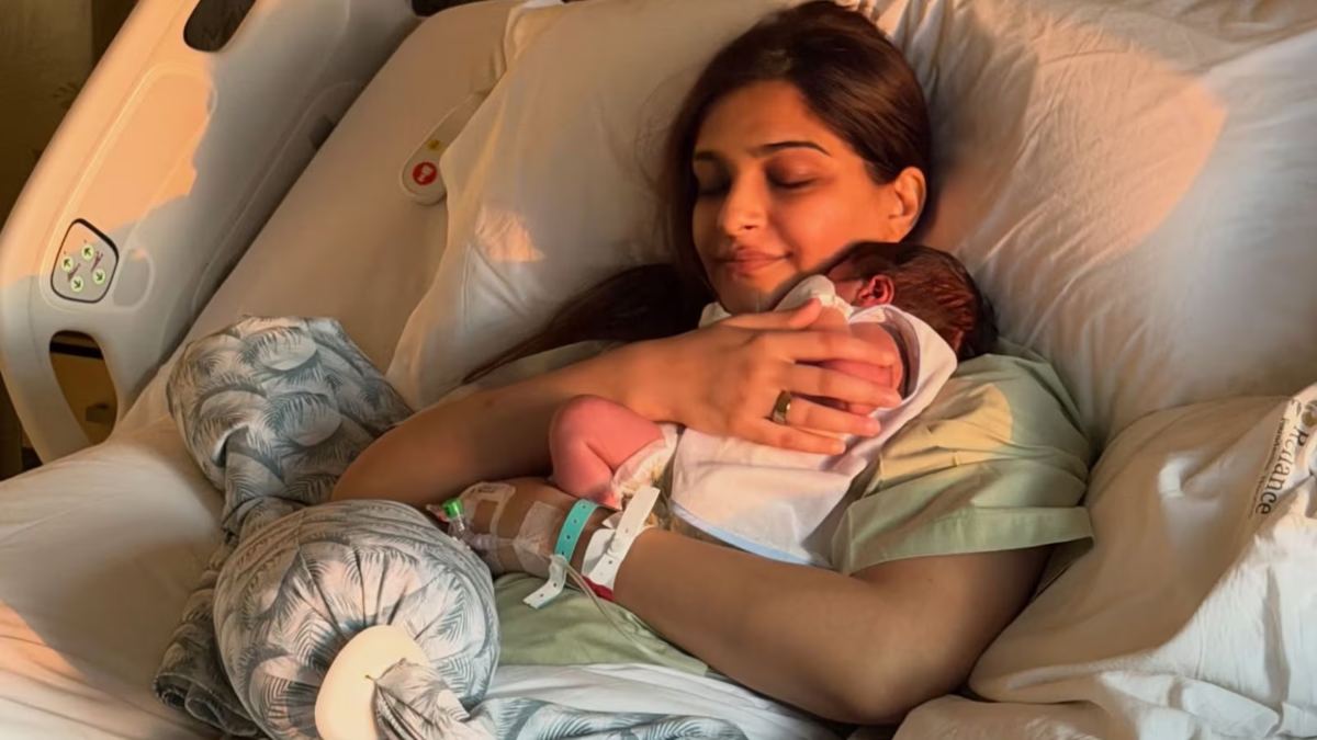 Sonam Kapoor ने छोटे बेटे के साथ शेयर की क्यूट फोटो, कैप्शन पढ़कर इमोशनल हुए फैंस …