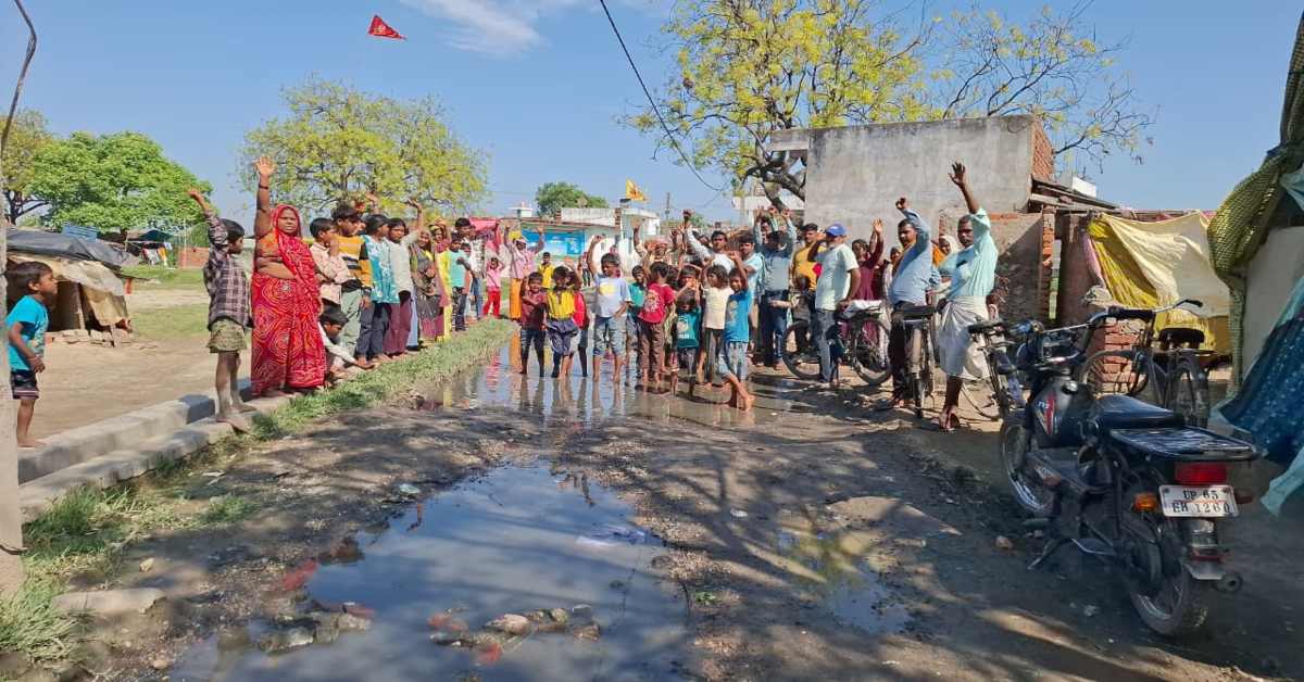 9 वर्षों के नवनिर्माण में ये गांव छूट गए योगी जी! DM, SDM, BDO, प्रधान सबसे की शिकायत, फिर भी बुनियादी सुविधा तक नसीब नहीं, जलभराव से परेशान ग्रामीण