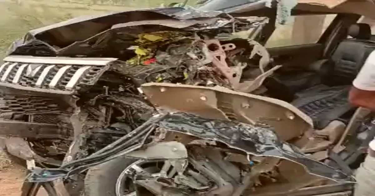 मौत निगल गई 4 जिंदगीः सड़क किनारे खड़े टैंकर से जा भिड़ी बोलेरो, चार लोगों की गई जान, मंजर देख लोगों को दहल उठा दिल