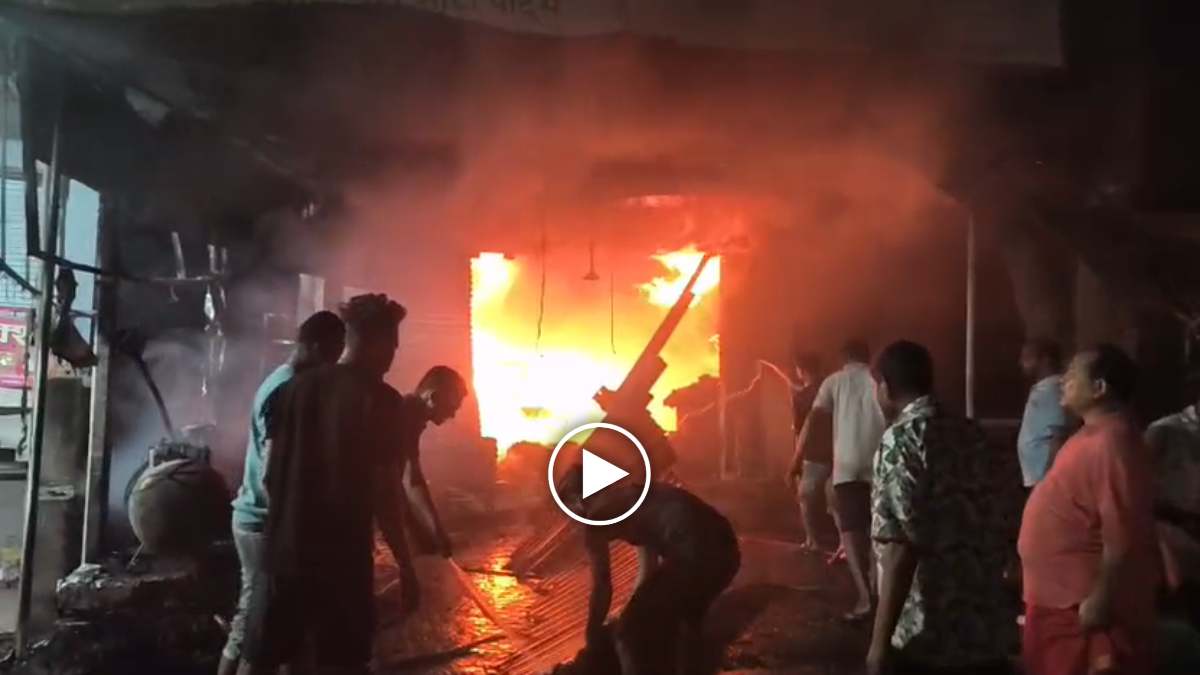 CG News : ऑटो पार्ट्स की दुकान में लगी भीषण आग, नगदी समेत लाखों का सामान जलकर खाक