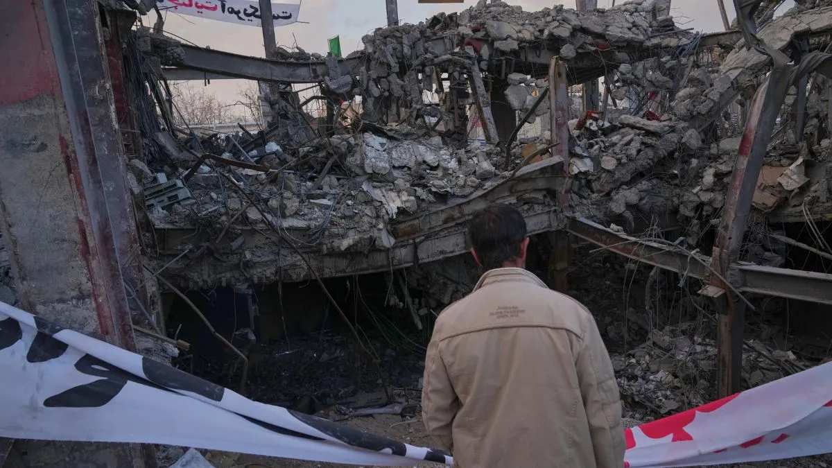 ईरान की आज परीक्षा की घड़ी? अमेरिकी राष्ट्रपति की डेडलाइन खत्म हो रही है, इजरायल ने भी 12 घंटे ट्रेन में न बैठने की इरानियों को खुली धमकी दी