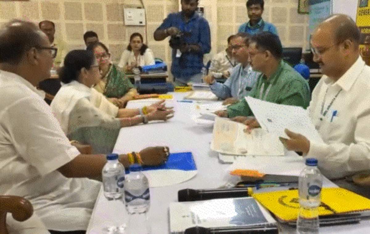 बंगाल चुनावः ममता बनर्जी ने नामांकन भरा, सुवेंदु अधिकारी से होगी टक्कर, असम समेत तीन राज्यों में कल मतदान
