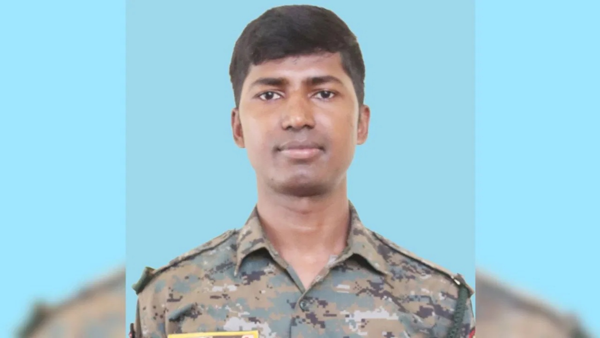 झारखंड के सारंडा में कोबरा जवान शहीद, तीनों आईजी और डीआईजी ने दिया कंधा