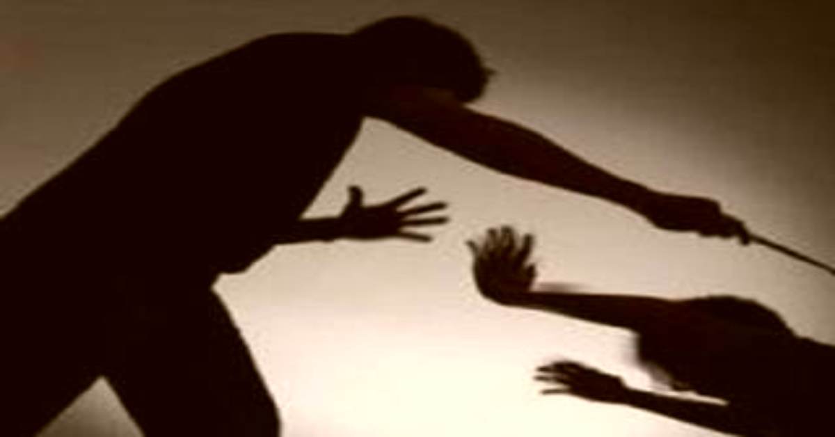 शिक्षक है या शैतान! 7 साल की छात्रा को टीचर ने बेरहमी से पीटा, उखाड़ लिए बाल, पिटाई की वजह कर देगी हैरान