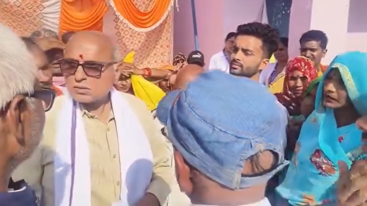 सांसद के बिगड़े बोलः डॉ राजेश मिश्रा ने ग्रामीण महिला से कहा- ‘कौन सिखा के भेजा है सभ्यता सीखो, चुप रहो,’ वीडियो वायरल
