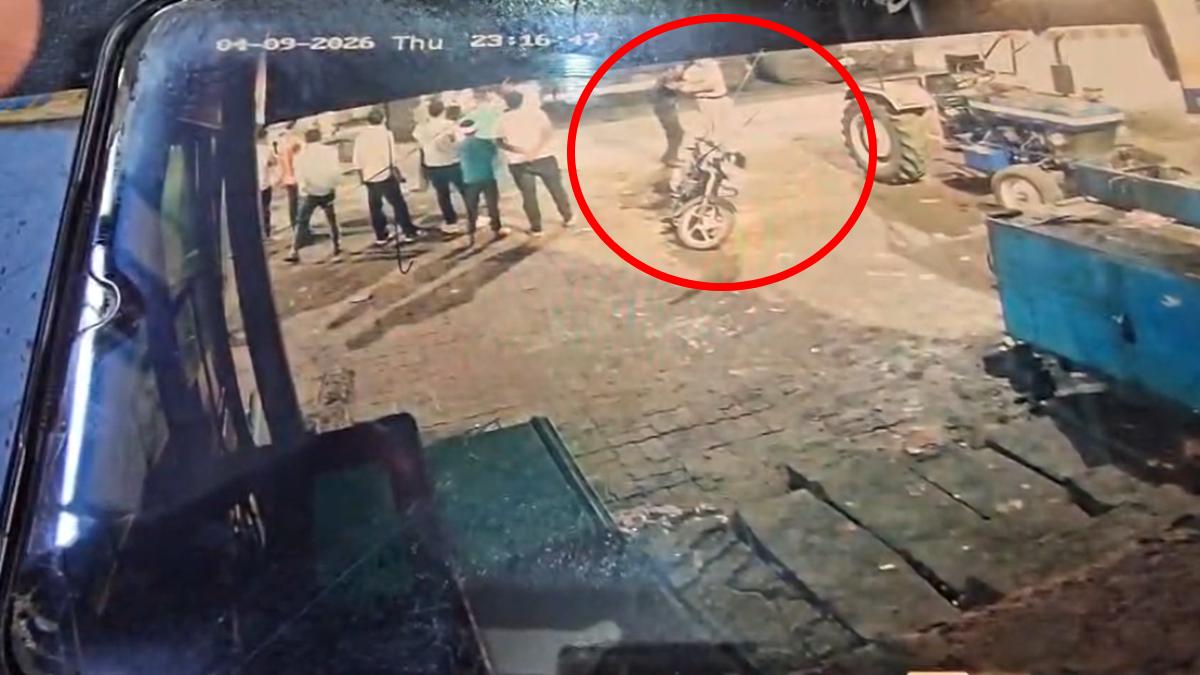 हंगामा कर रहे युवकों को समझाने गए पुलिसकर्मी पर हमलाः नशे में धुत 3 सगे भाइयों ने की मारपीट, घटना CCTV में कैद