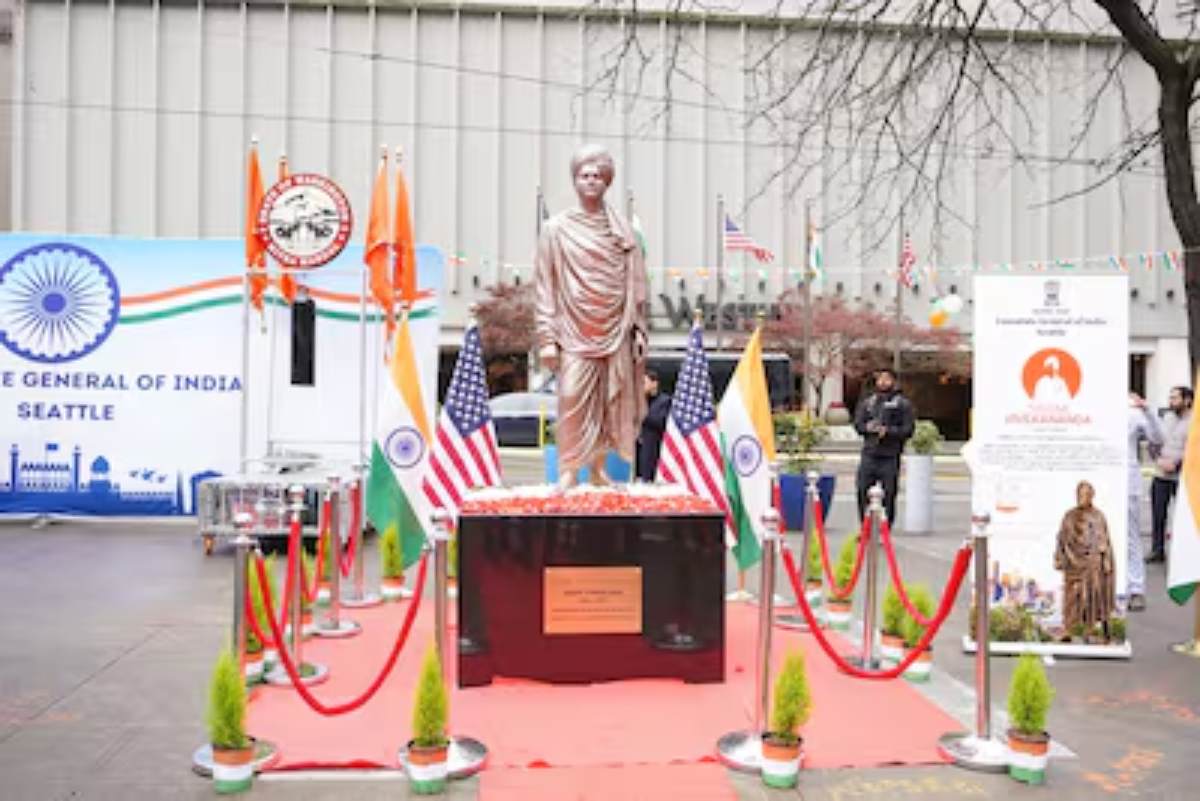 सिएटल शहर में स्थापित की गई स्वामी विवेकानंद की कांस्य प्रतिमा, अब आध्यात्म और आधुनिकता साथ-साथ