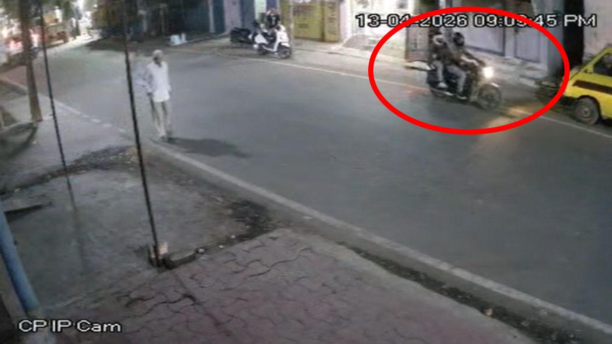 किसान से लूट की बड़ी वारदातः फसल बेचकर ट्रैक्टर से घर जा रहे किसान से ढाई लाख रुपए से भरा थैला ले भागे लुटेरे, घटना सीसीटीवी में कैद