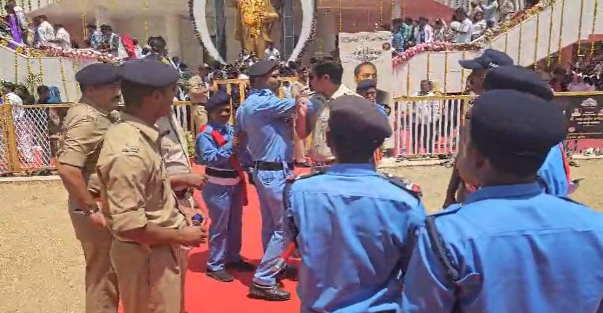 महू में अंबेडकर की जयंती पर बवाल: अनुयायियों को धक्का बदसलूकी, पुलिस के रवैये पर उठे सवाल