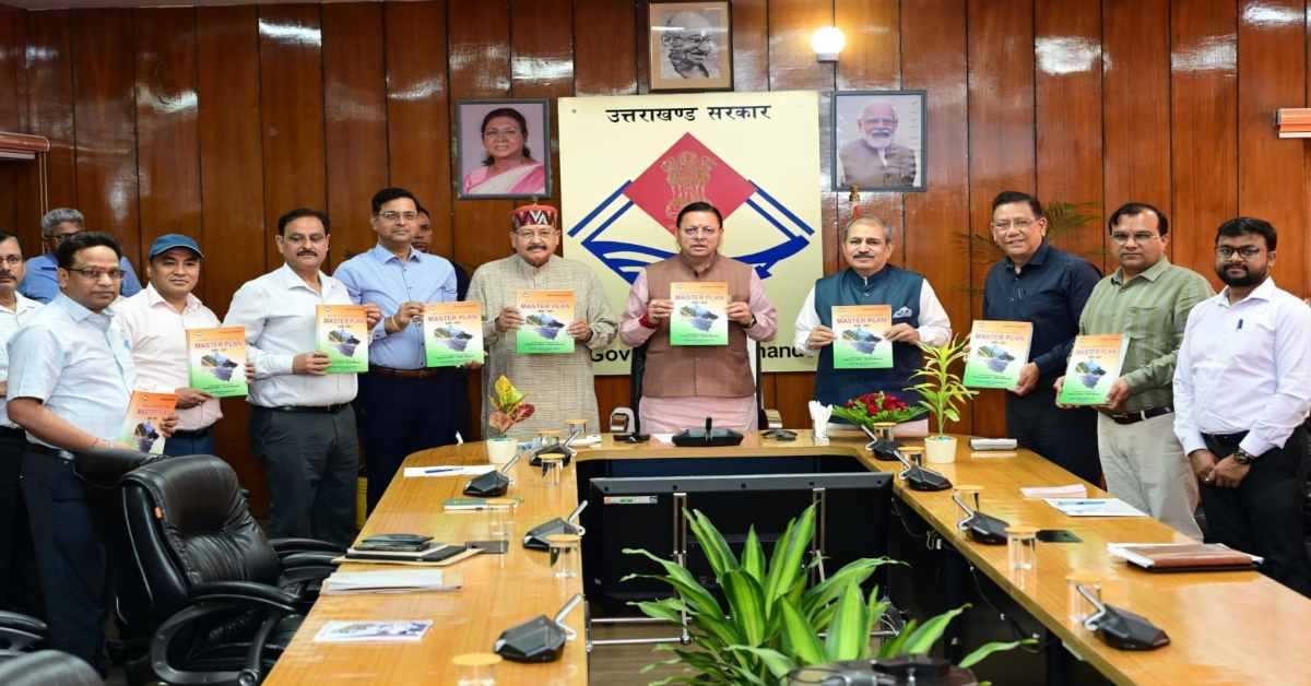 उत्तराखंड को आगे बढ़ाने का विजनः अगले 5 सालों में होने वाले कामों का मास्टर प्लान तैयार, CM धामी ने पुस्तक का विमोचन कर कही बड़ी बात