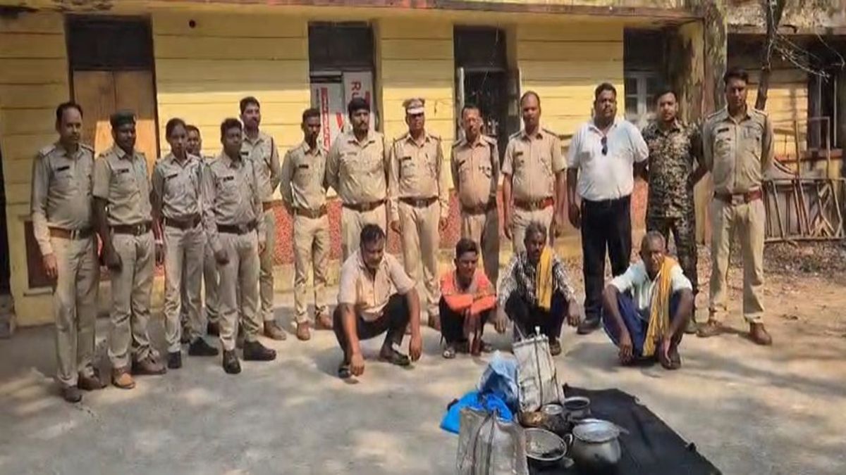 CG News : पहले बचाया, फिर मारकर बांटा मांस… सांभर शिकार मामले में 5 आरोपी गिरफ्तार