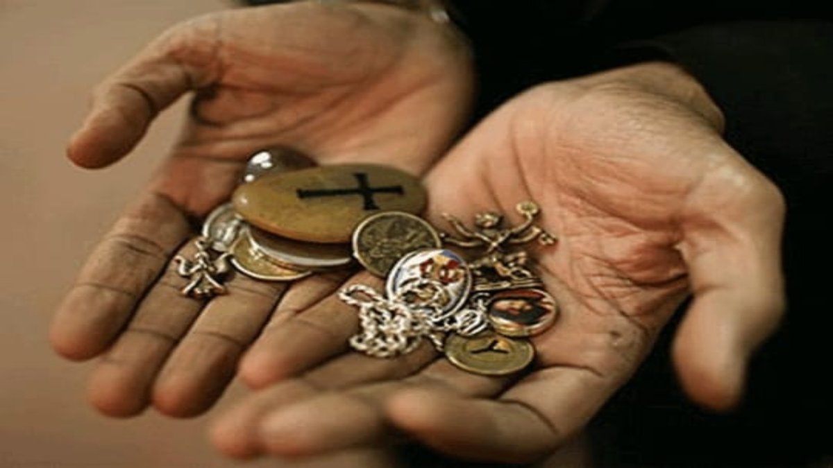 लकी चार्म : जानिए कैसे छोटी चीजें बढ़ाती हैं आत्म विश्वास, सफलता और पॉजिटिव एनर्जी …