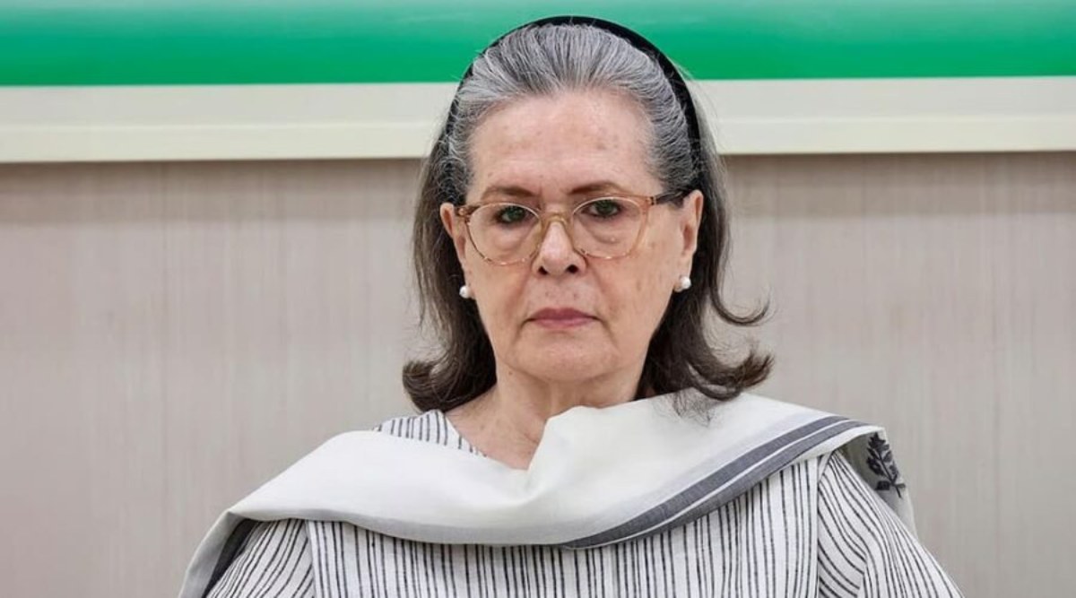 सोनिया गांधी के खिलाफ FIR की मांग, कोर्ट का आदेश- एक हफ्ते में पेश करें दलील