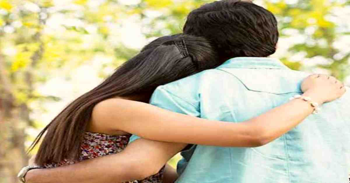 ‘जान’ के साथ जिंदगी को अलविदा! प्रेमी-प्रेमिका ने एक साथ डंपर के आगे लगा दी छलांग, मंजर देख लोगों का दहल उठा दिल