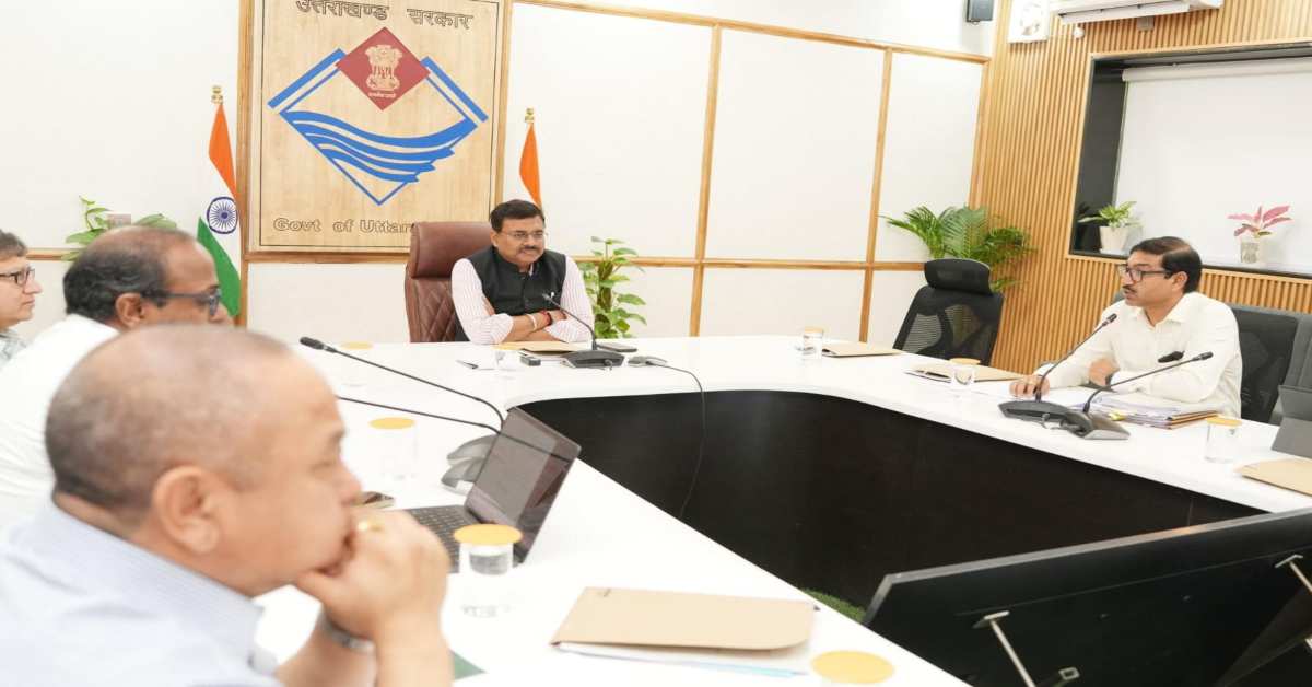 मुख्य सचिव आनन्द बर्द्धन ने ली उत्तराखंड वन संसाधन प्रबंधन समिति की बैठक, अधिकारियों से मांगी कई अहम जानकारियां