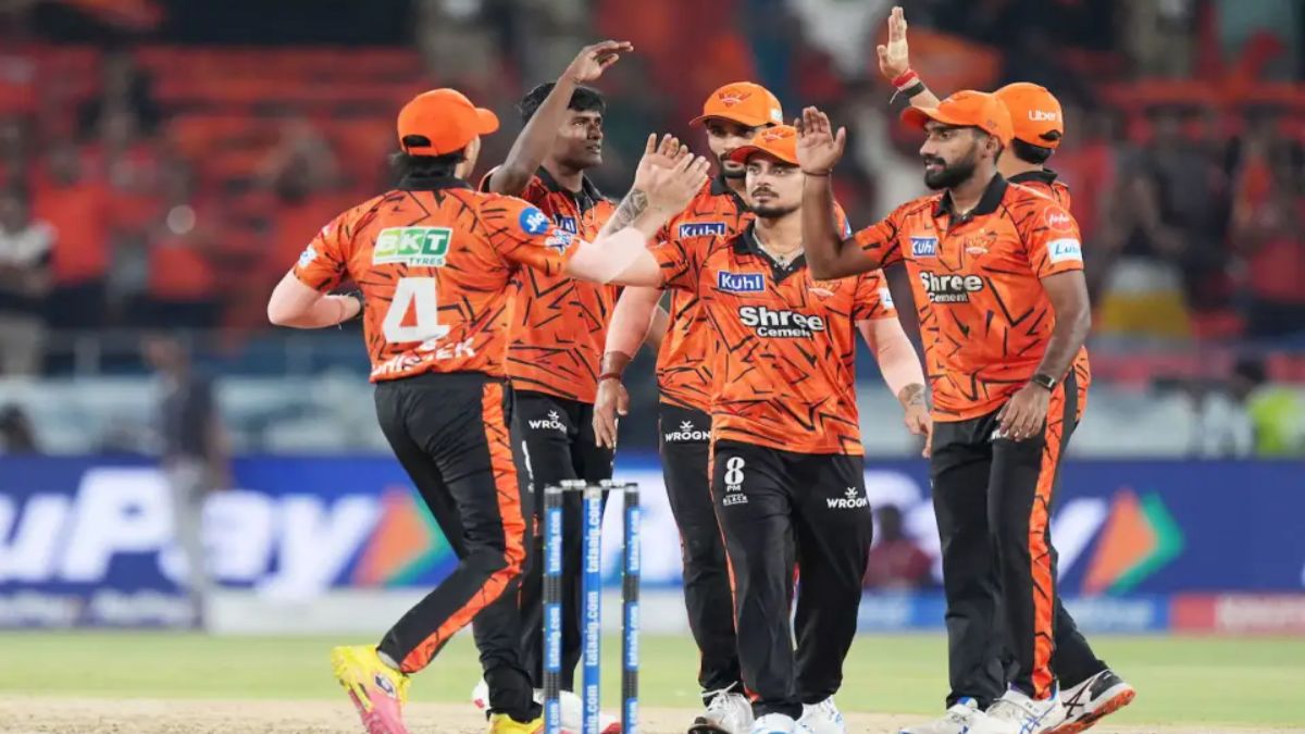 SRH vs DC IPL 2026: अभिषेक शर्मा के शतक से हैदराबाद की लगातार तीसरी जीत, दिल्ली 47 रन से हारी, ईशान मलिंगा ने झटके 4 विकेट