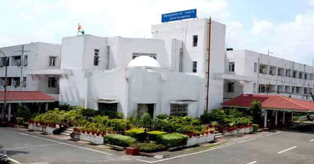 धामी सरकार ने बुलाया विशेष सत्र, विपक्ष के खिलाफ लाएगी निंदा प्रस्ताव