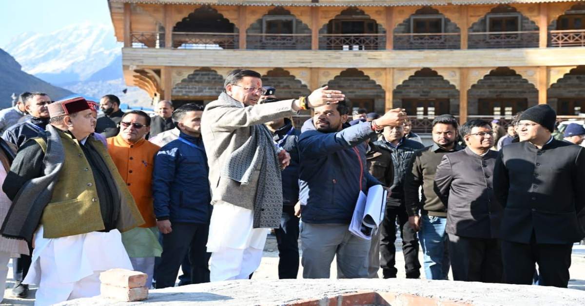 श्री बद्रीनाथ धाम में ग्राउंड जीरो पर उतरे सीएम धामी, विकासकार्यों के किया निरीक्षण