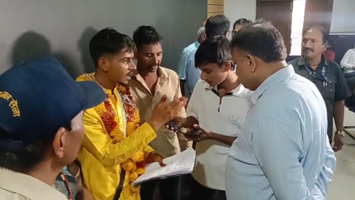 हल्दी लगाए दूल्हे की शिकायत निकली फर्जीः निकला अतिक्रमणकर्ता, कलेक्टर की जांच में फंस गया दूल्हा