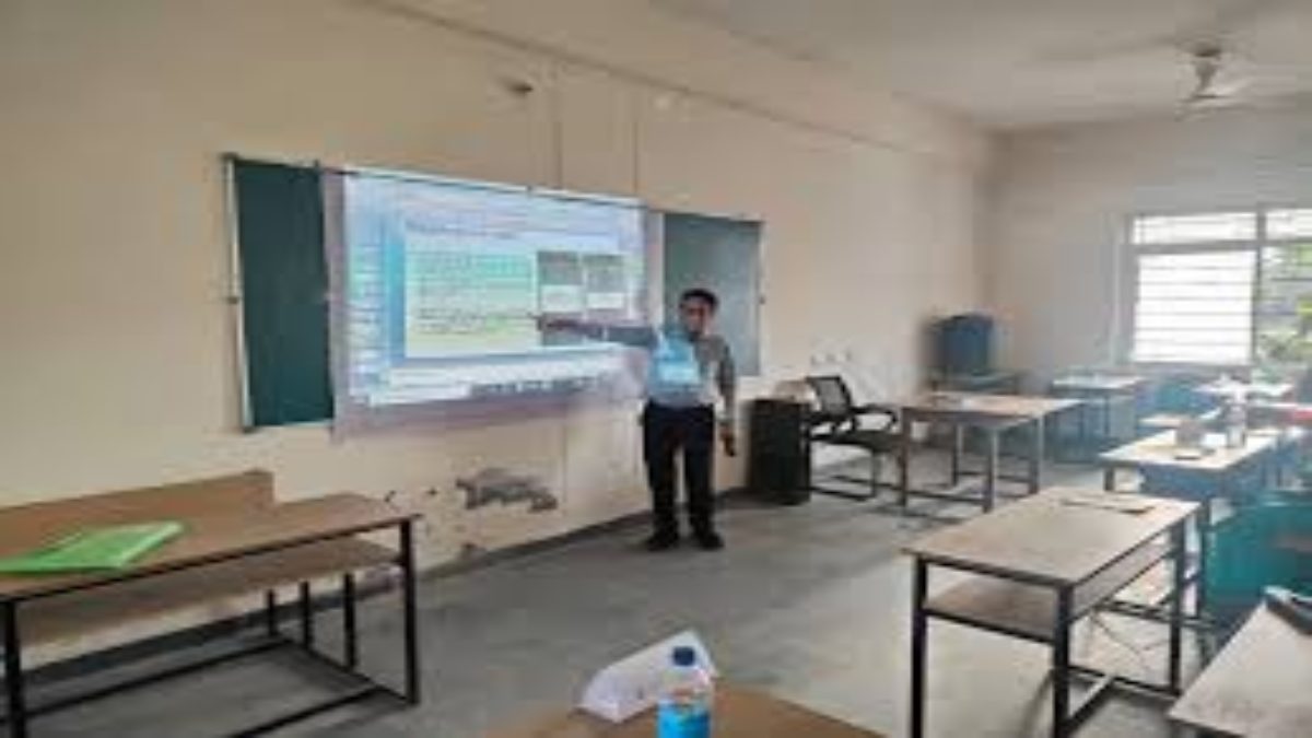 इंदौर में जनगणना प्रशिक्षण का तीसरा चरण शुरूः 2 हजार अधिकारियों को दी जा रही ट्रेनिंग