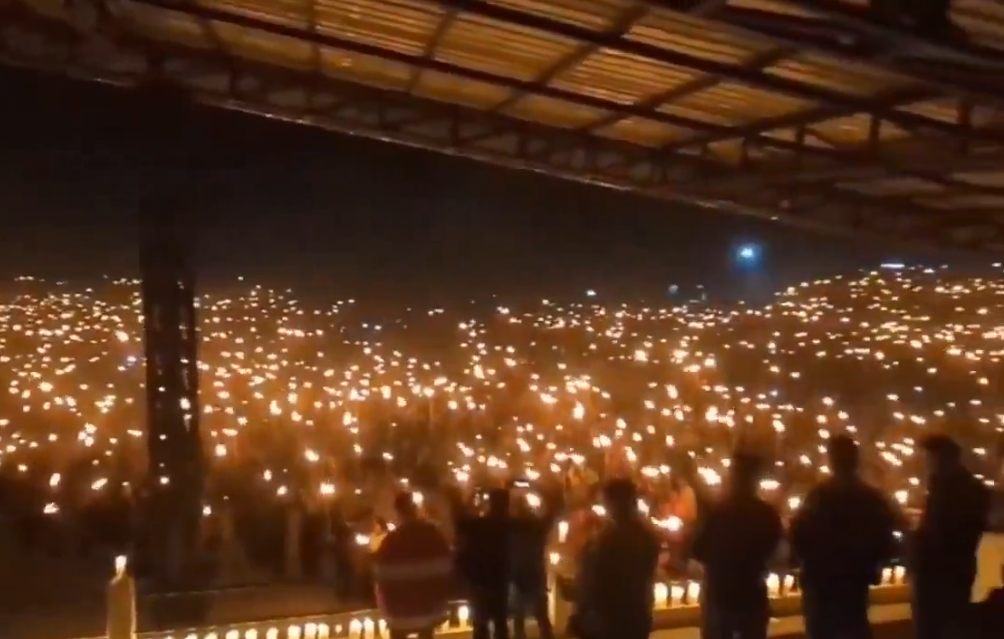 मणिपुर में मशाल लेकर सड़कों पर उतरी हजारों महिलाएं: दो बच्चों समेत तीन लोगों की मौत के खिलाफ प्रदर्शन, पुलिस को भी जाने की इजाजत नहीं