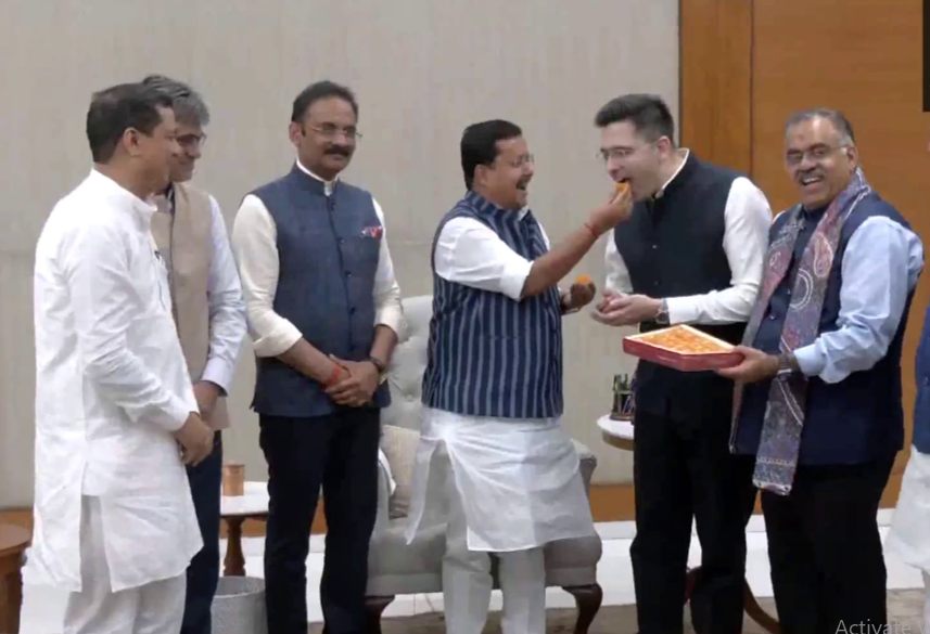 Raghav Chadha BJP News LIVE: राघव चड्ढा समेत बागी सांसदों ने ज्वाइन की BJP, नितिन नवीन ने दिलाई सदस्यता, खिलाई मिठाई