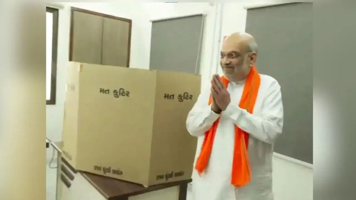 गुजरात निकाय चुनाव: CM भूपेंद्र पटेल, अमित शाह ने भी परिवार संग डाला वोट, 28 अप्रैल को है गिनती