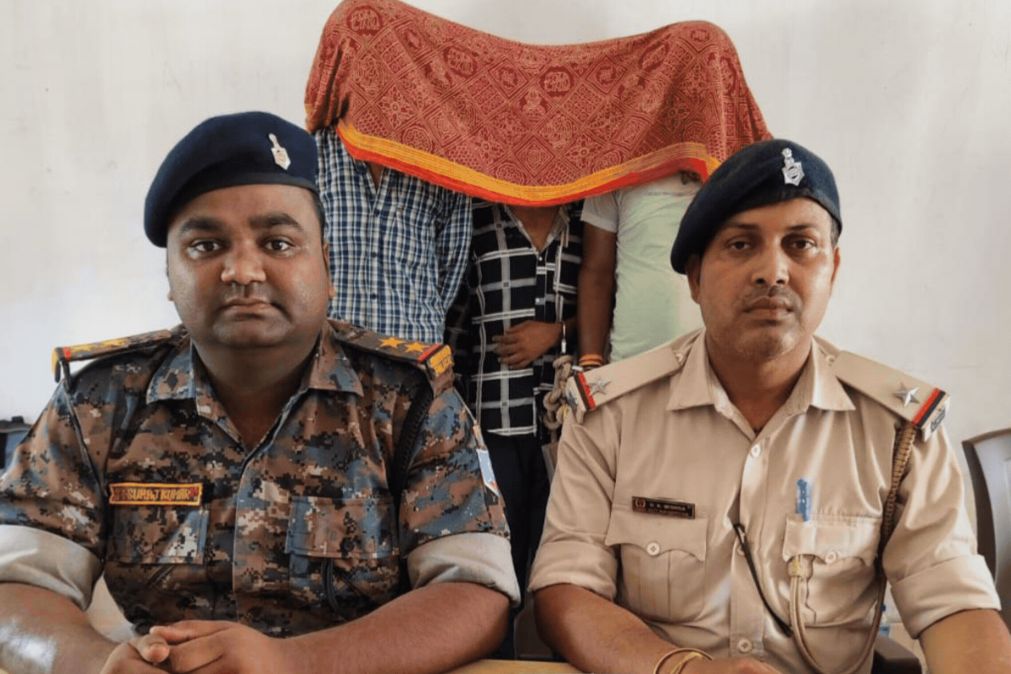 झारखंड में जॉइन्ट ऑपरेशन में पुलिस को मिली बड़ी कामयाबी, US मेड पिस्टल के साथ 3 अपराधी गिरफ्तार