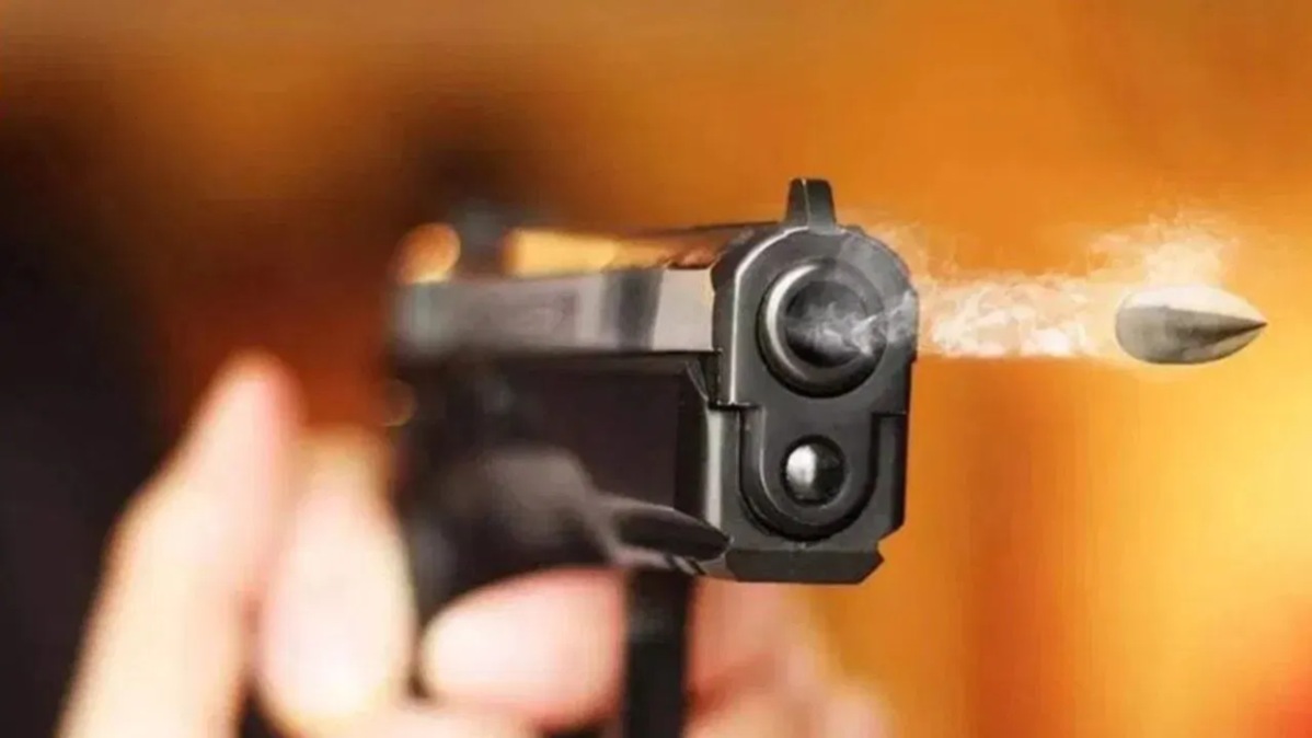 नशे में धुत स्पेशल सेल के हेड कांस्टेबल ने पार्टी में की गोलीबारी; दो की हुई मौत, आरोपी फरार