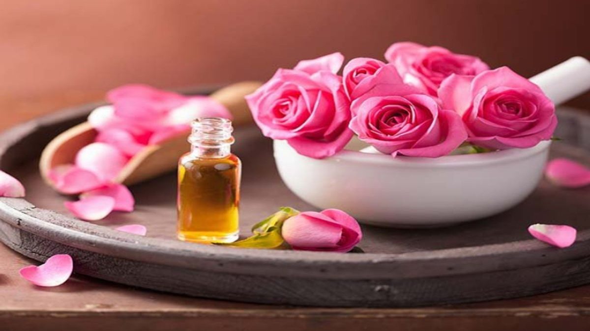 गुलाब तेल का आपने किया है इस्तेमाल, स्किन से लेकर बालों के लिए है बहुत फायदेमंद …
