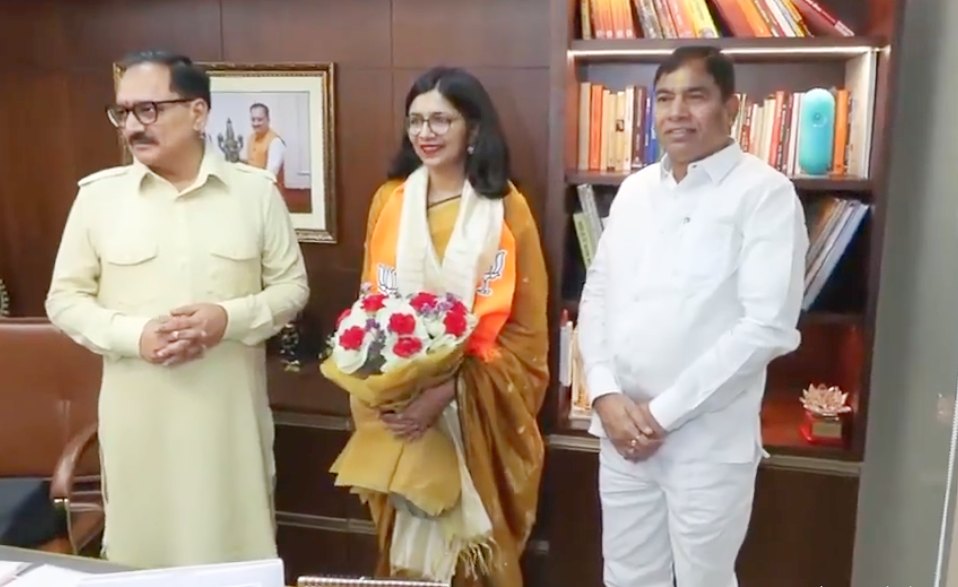 उन्हें ड्रामे की आदत… बीजेपी में शामिल होते ही केजरीवाल पर जमकर बरसीं स्वाति मालीवाल, बताया क्यों छोड़ा AAP का साथ