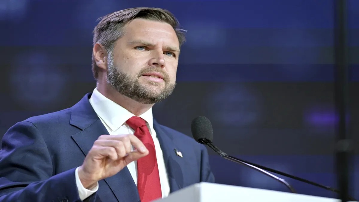 ट्रंप को किया जा रहा गुमराह! ईरान युद्ध की दे रहे गलत जानकारी, पीट हेगसेथ पर उपराष्ट्रपति वेंस ने जताया शक