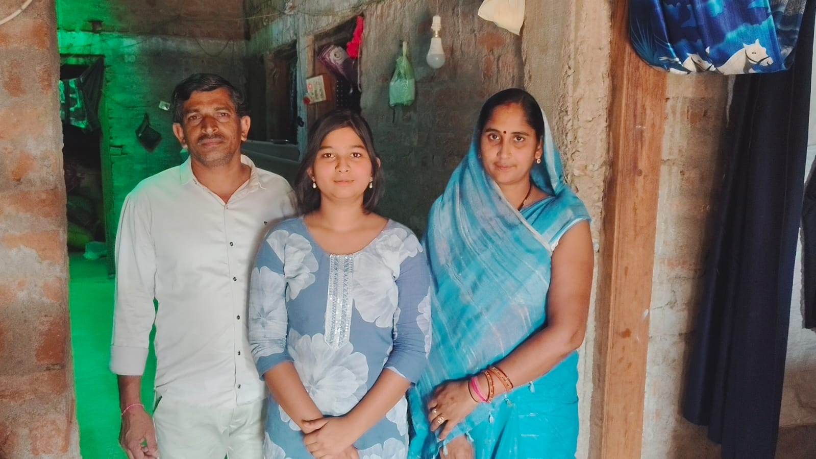 Chhattisgarh Class 10th Result : अफसर बनना चाहती है टॉपर संध्या, रिया ने कहा – डॉक्टर बनकर करुंगी समाज की सेवा, जानिए टॉपरों के सफलता के राज…