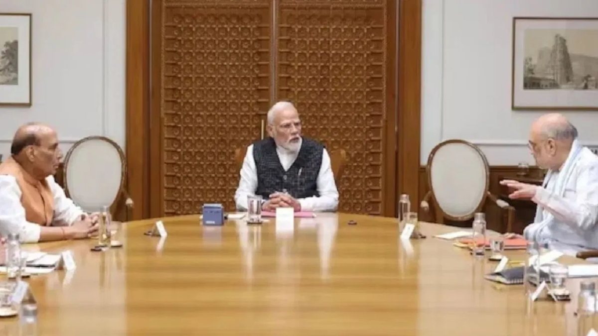 पश्चिम एशिया संकट पर PM मोदी की हाईलेवल मीटिंग, सीसीएस की बैठक में खाद, तेल, गैस संकट को लेकर हुआ मंथन