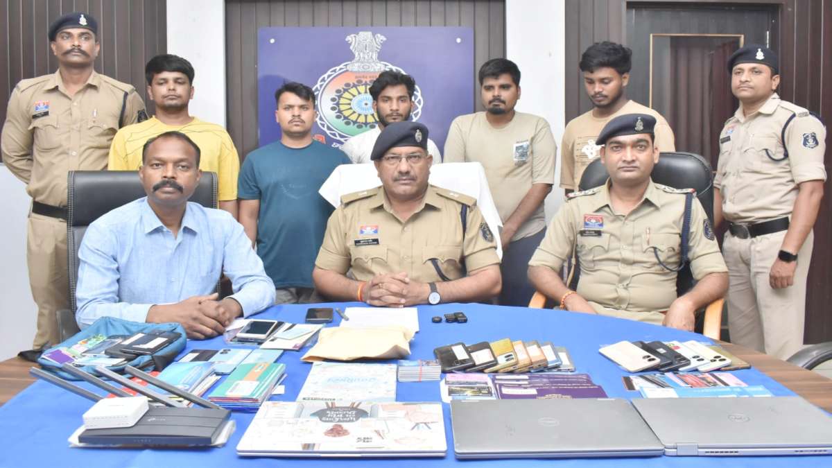 अंतरराज्यीय ऑनलाइन सट्टा गिरोह का भंडाफोड़ : 5 आरोपी गिरफ्तार, गोवा-रायपुर-दुर्ग नेटवर्क से चल रहा था करोड़ों का अवैध कारोबार