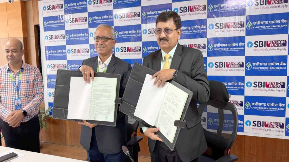छत्तीसगढ़ ग्रामीण बैंक और SBI पेंशन फंड के मध्य हुआ एमओयू, ग्राहकों को पेंशन योजनाओं का मिलेगा लाभ