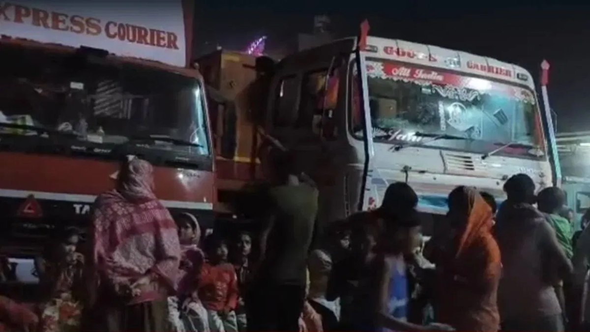 बंगाल के मालदा में SIR को लेकर 24 घंटे से चक्काजाम, प्रदर्शनकारियों पर 7 जजों का घेराव का आरोप