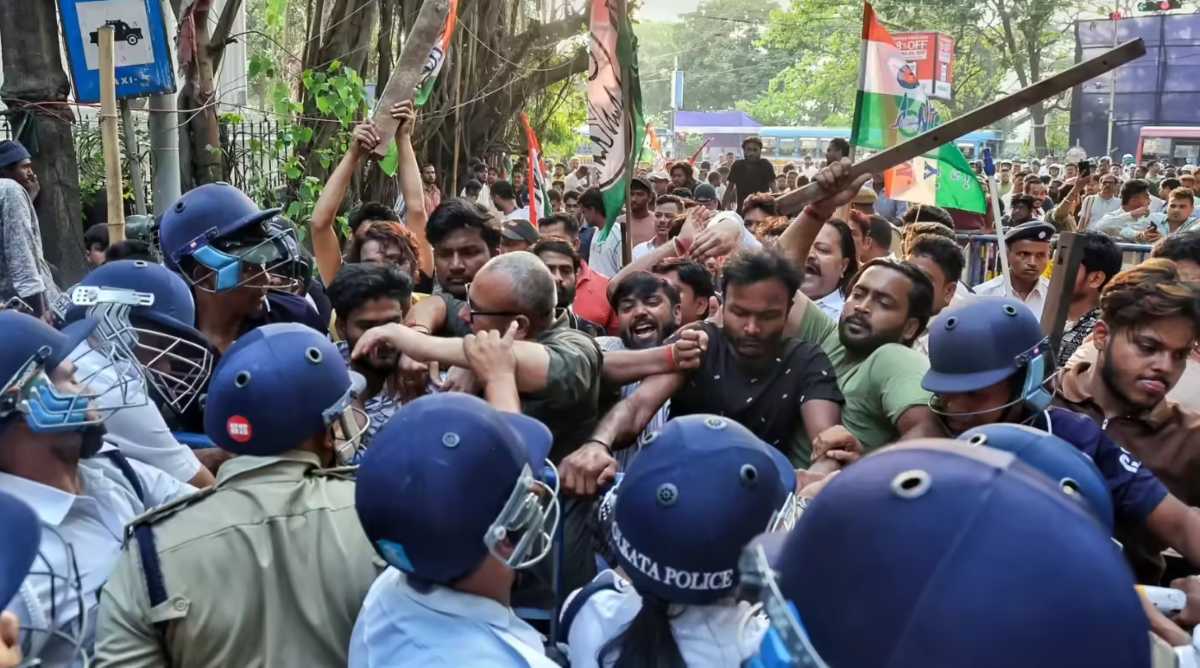 बंगाल के बीरभूम में बीती रात  कब्रिस्तान को लेकर दो गुटों में जमकर बवाल, ऑफिसर समेत कई पुलिसवाले घायल, 14 गिरफ्तार