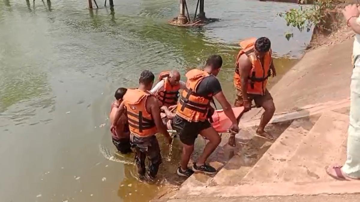 तैरना सिखाना पड़ा भारी : तांदुला नहर में बहे बाप-बेटी, पिता का शव बरामद, बेटी की तलाश जारी