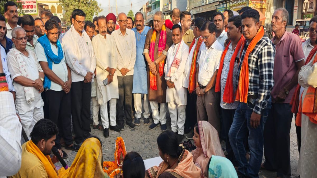 तखतपुर के नगरवासियों की बहुप्रतीक्षित मांग पूरी, 13 करोड़ की सड़क निर्माण योजना का हुआ भूमि पूजन