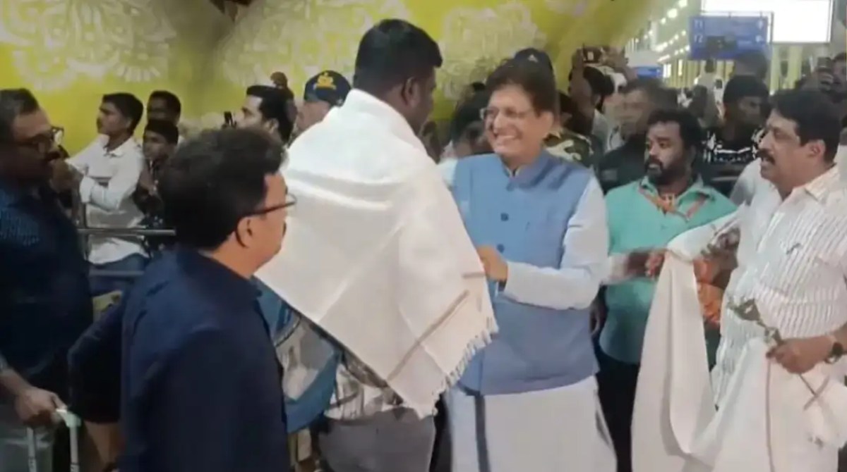 मिडिल ईस्ट जंग बीच फंसे 345 भारतीय मछुआरे सकुशल पहुंचे चेन्नई, एस. जयशंकर ने आर्मेनिया की सरकार को जताया आभार