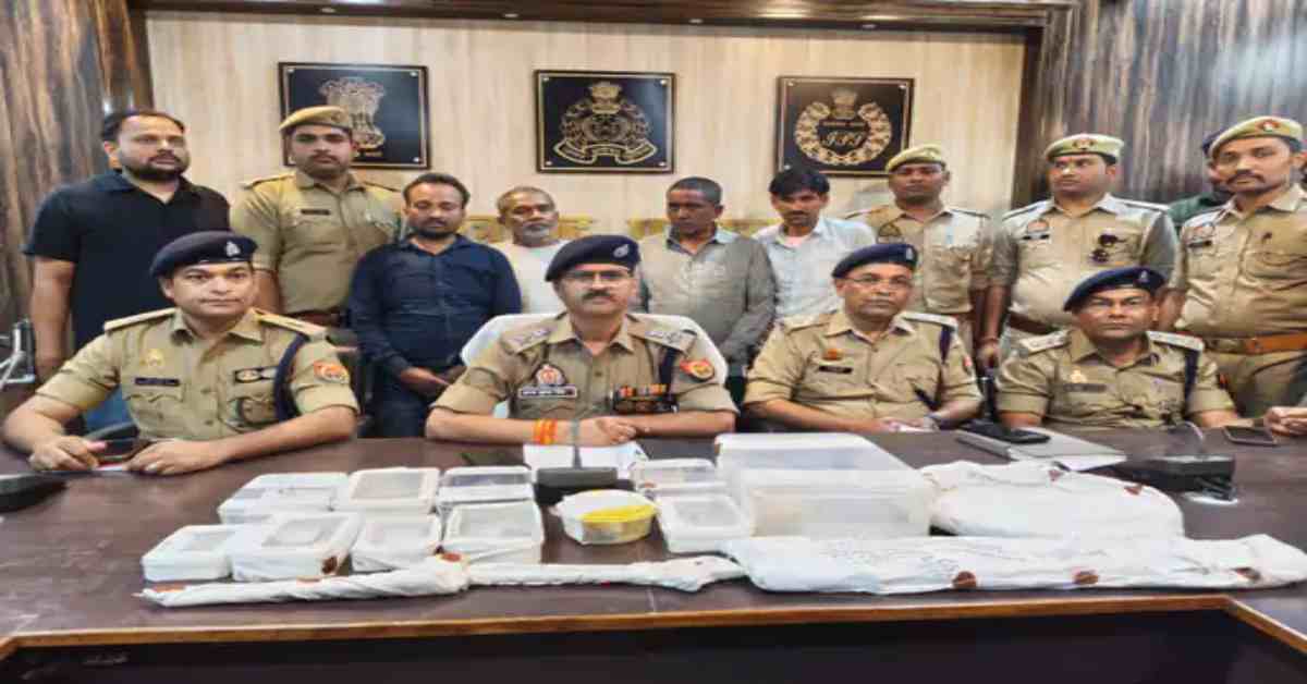 मंदिर में चोरी करने वाले गिरोह का भंडाफोड़, कुत्तों को पहले देते थे जहर, फिर …