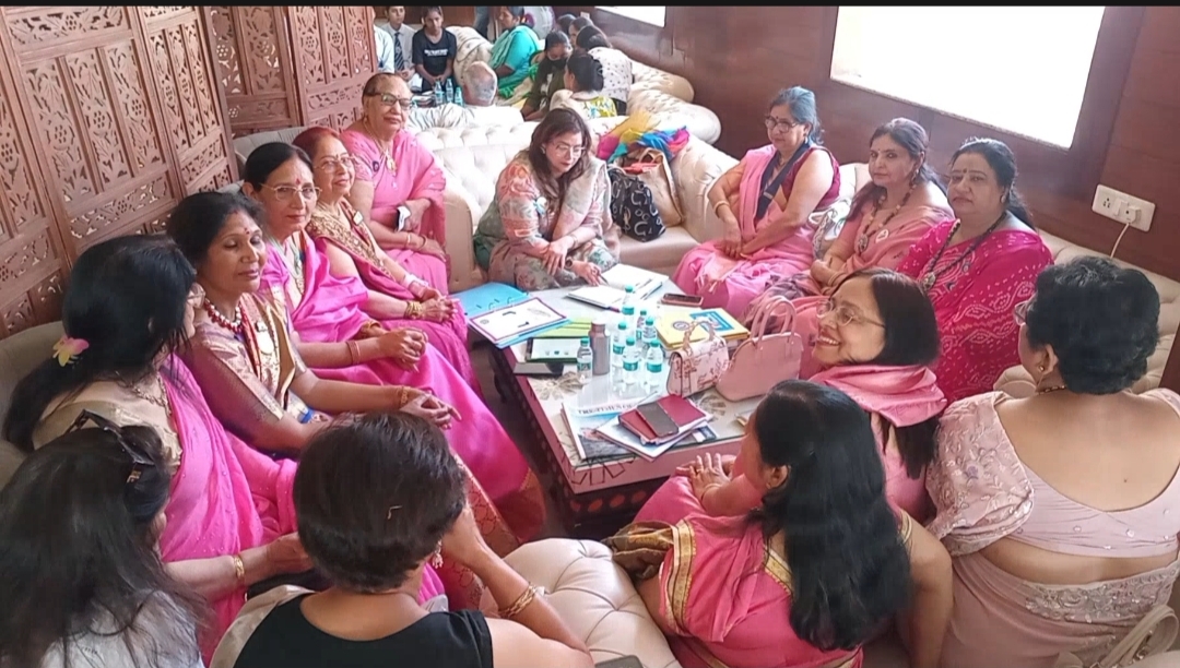 इनर व्हील क्लब स्वर्ण सोनीपत ने जरूरतमंदों को साइकिल और सिलाई मशीन का किया वितरण