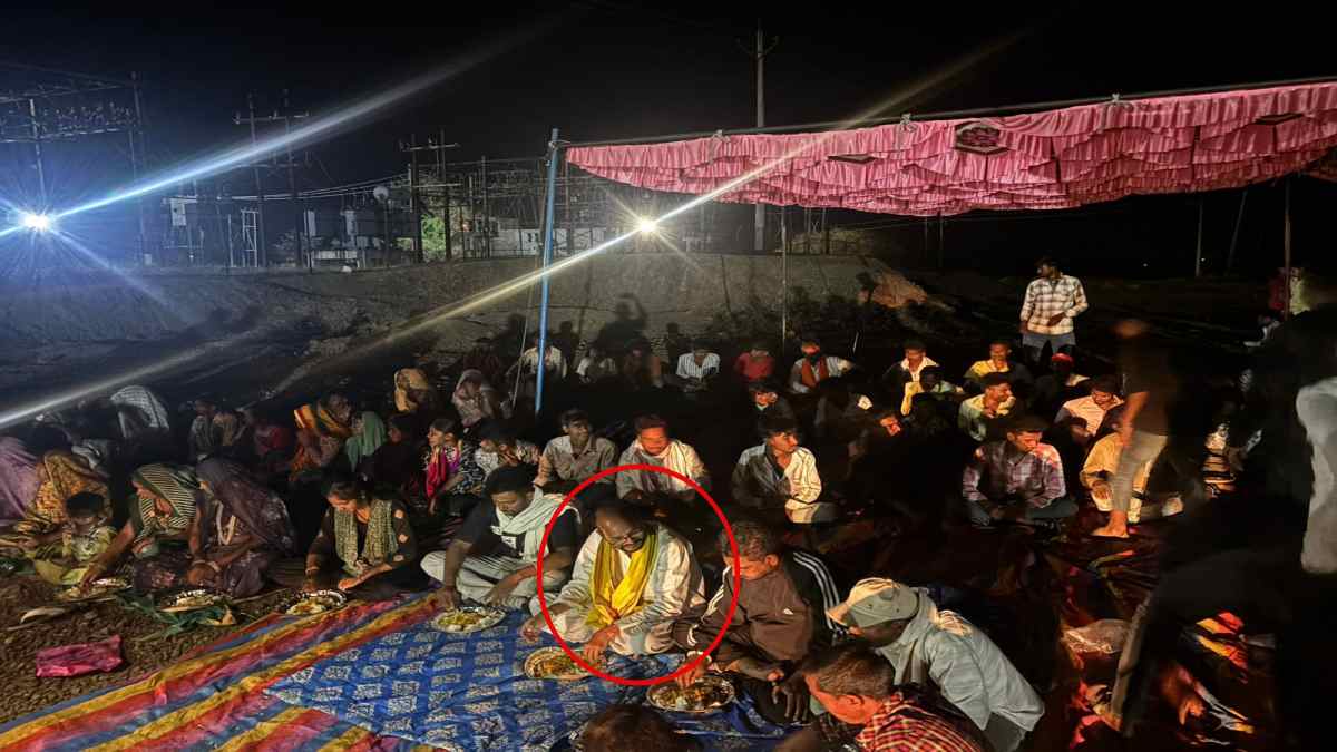 धरने पर बैठे विधायक: 1400 हेक्टेयर वाले इंडस्ट्रियल कॉरिडोर का किया विरोध, कहा- ग्रामीणों की बिना सुनवाई प्लांट लगाना गलत