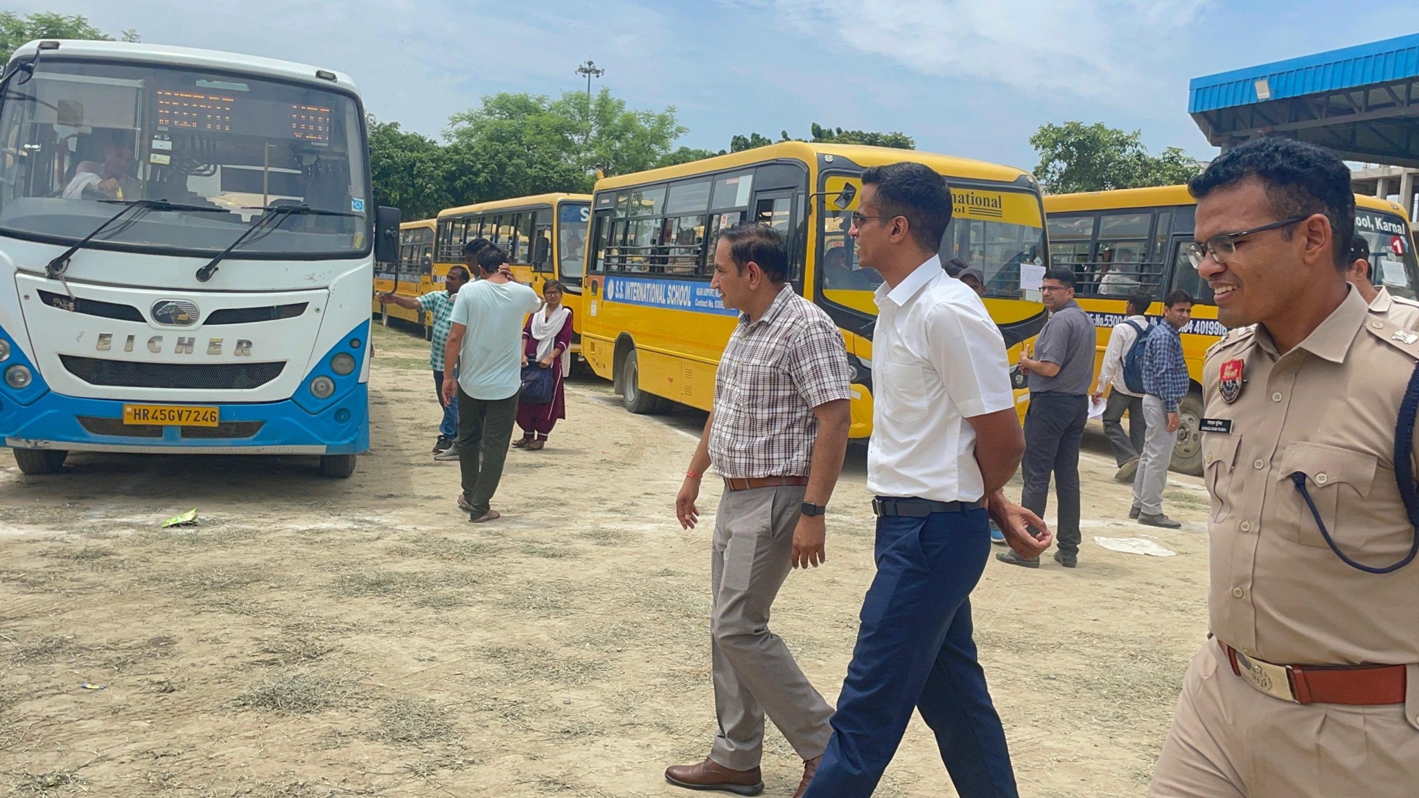 HCS परीक्षा आज: 49 केंद्रों पर सुरक्षा के कड़े इंतजाम, अभ्यर्थियों के लिए सुबह 4 बजे से चलीं स्पेशल बसें