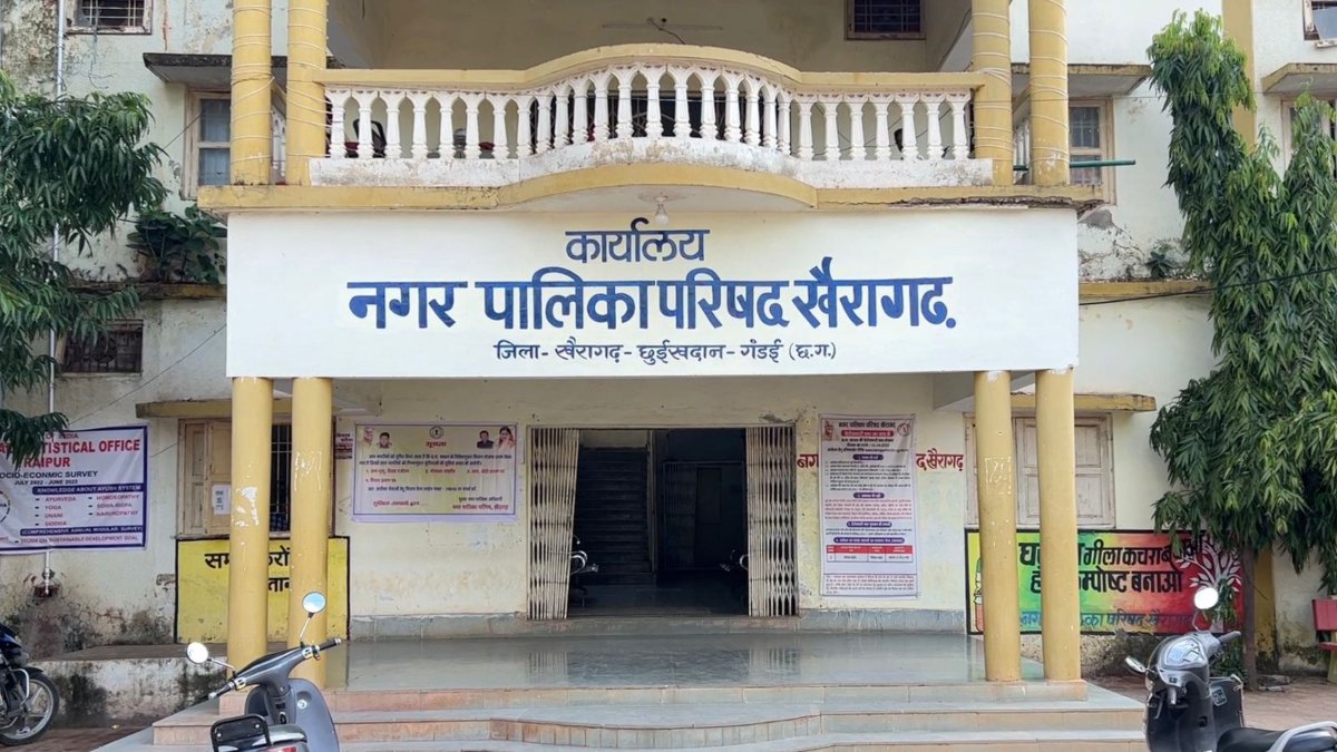 CG News : निर्माण कार्यों पर घमासान, अध्यक्ष ने उठाया भ्रष्टाचार का मुद्दा, लेकिन पार्षद के प्रमाण से उलझा मामला