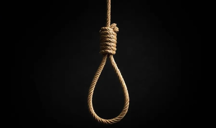 बीमार बेटी को फंदे पर लटकाकर दंपती ने दी जान, सुसाइड से पहले भेजा इमोशनल मैसेज